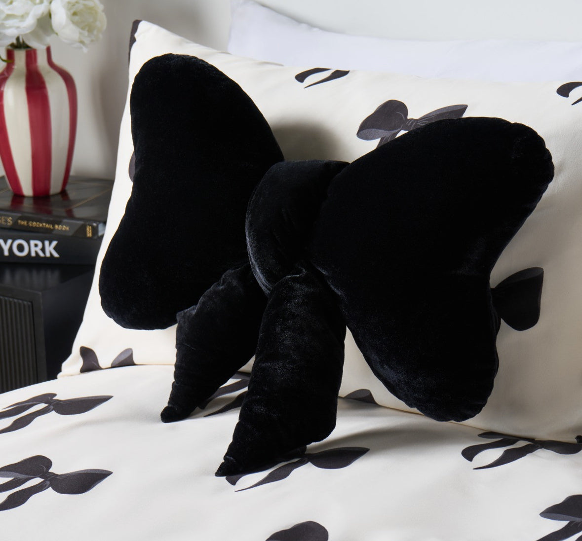 Bow shaped cushion