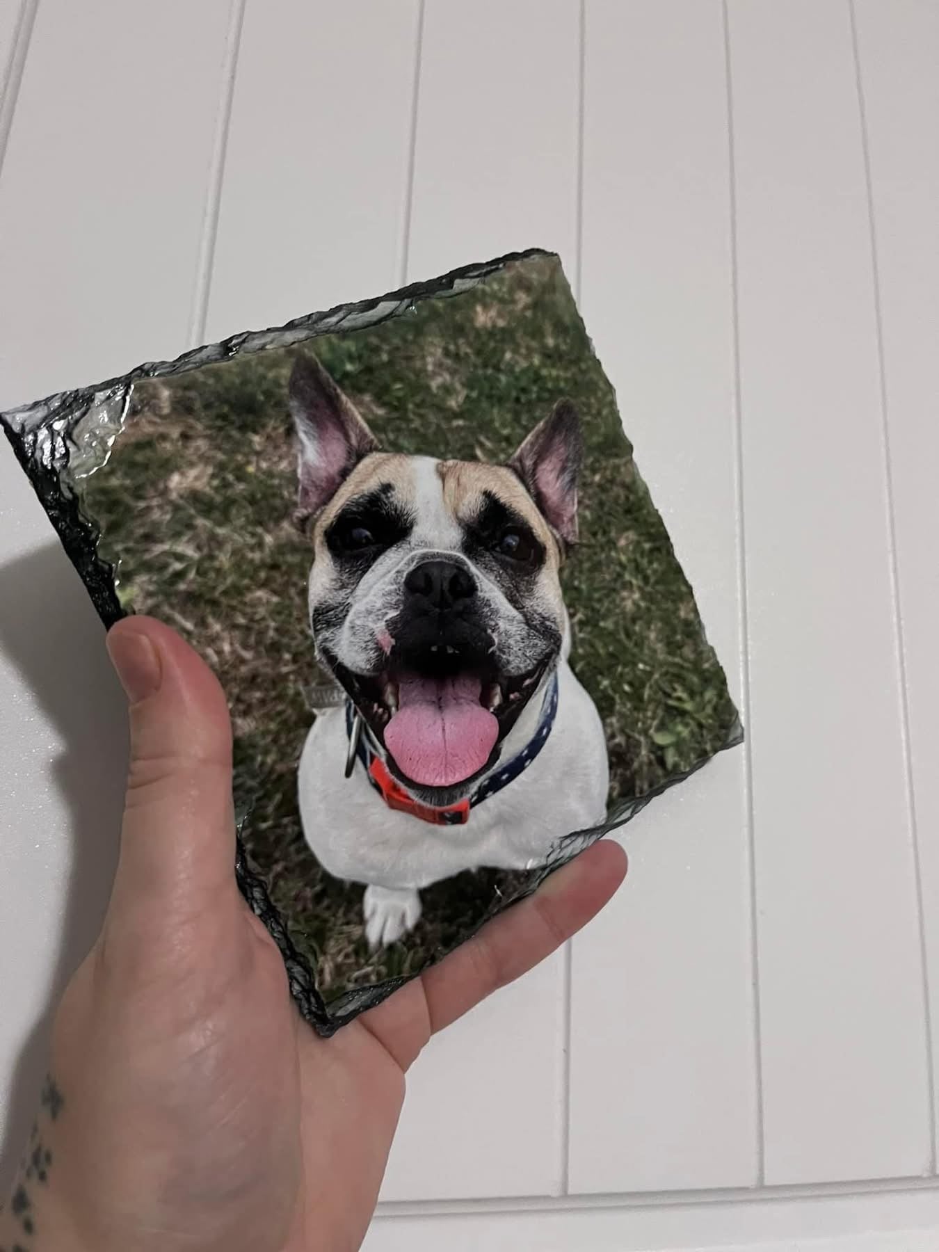 15x15cm Personalised image Slate | Premium Gloss Finish | Includes Display Stand | Gift for Mums, Couples, Family Memories, Pet Photo Slate