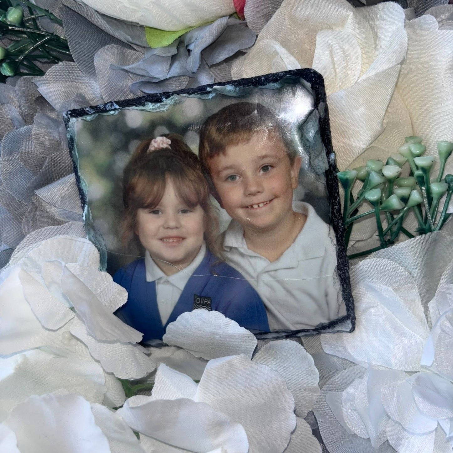 15x15cm Personalised image Slate | Premium Gloss Finish | Includes Display Stand | Gift for Mums, Couples, Family Memories, Pet Photo Slate